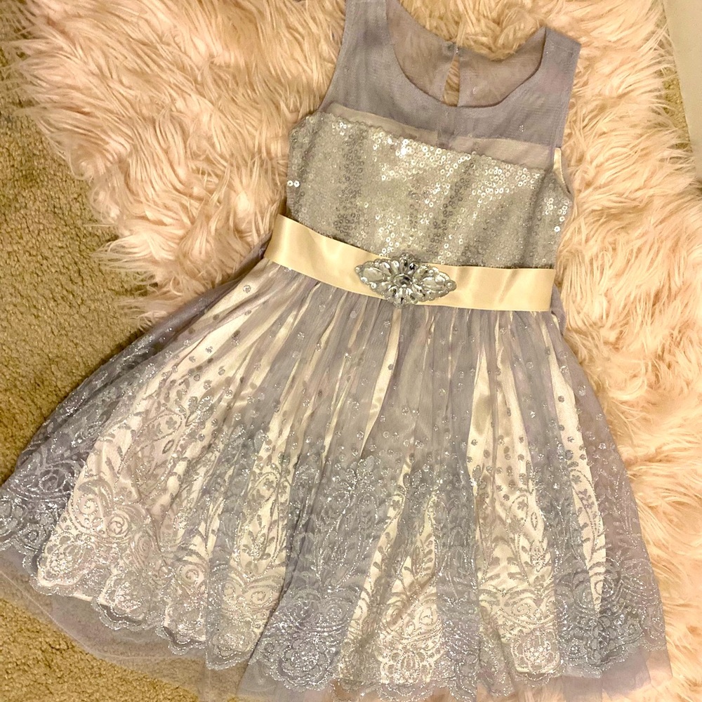 Bonnie Jean little girls size 6 elegant dress